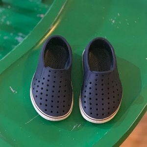 Toddler sz6 Native shoes
